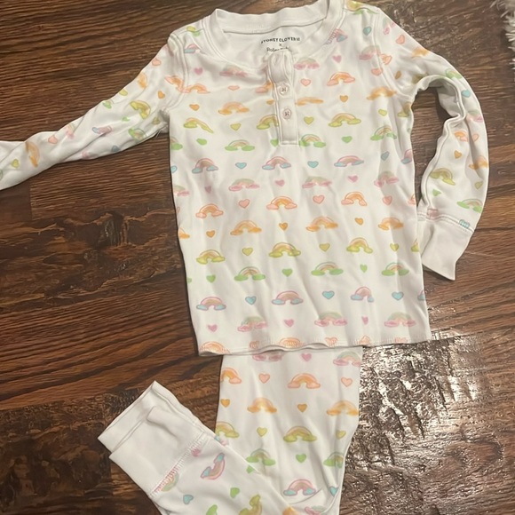 Roller Rabbit Other - Stoney Clover Lane X Roller Rabbit 2 piece pajamas in Cotton Candy Clouds